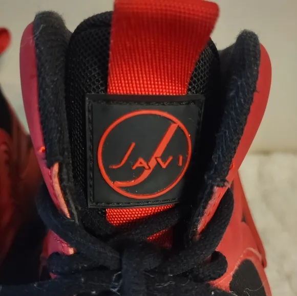Javis Jiggy Shoes Size 9 Black and Red