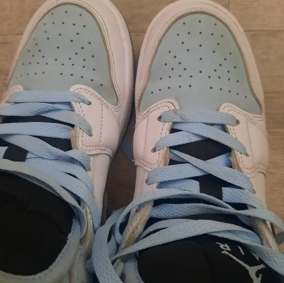Jordan 1 Mid SE Shoes