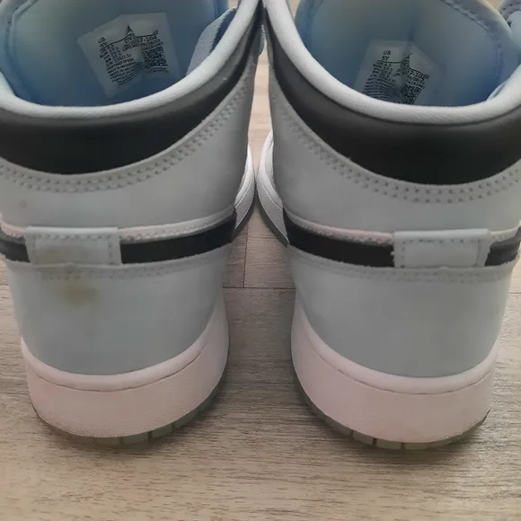 Jordan 1 Mid SE Shoes