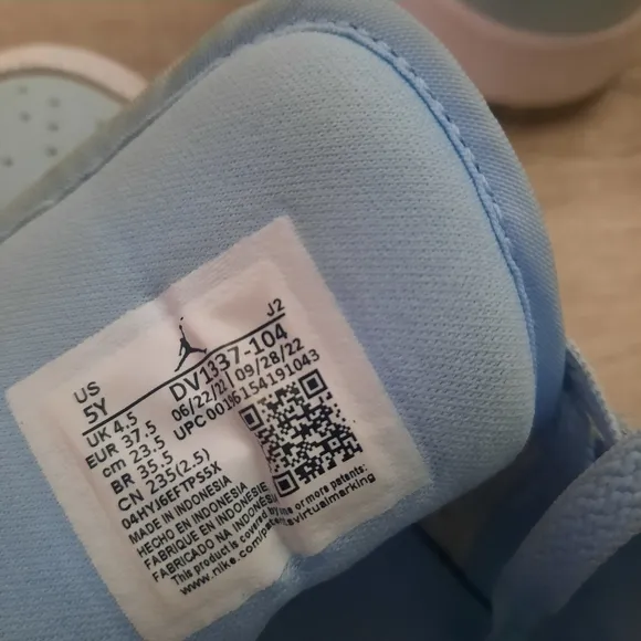 Jordan 1 Mid SE Shoes