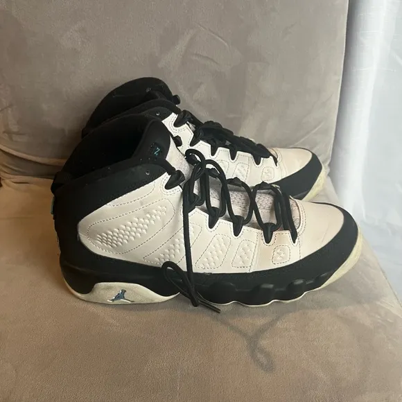 Jordan Athletic Shoes Black and White