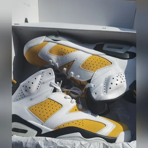 Jordan Athletic Shoes White and Tan Air Jordan 6