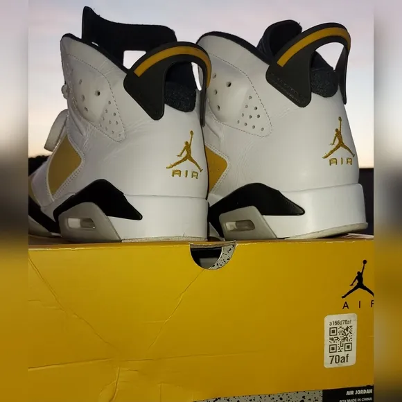 Jordan Athletic Shoes White and Tan Air Jordan 6
