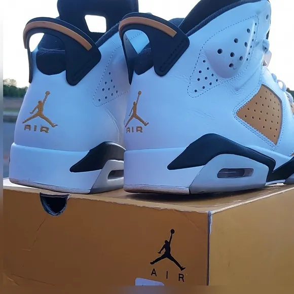 Jordan Athletic Shoes White and Tan Air Jordan 6