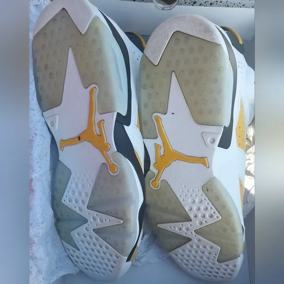 Jordan Athletic Shoes White and Tan Air Jordan 6