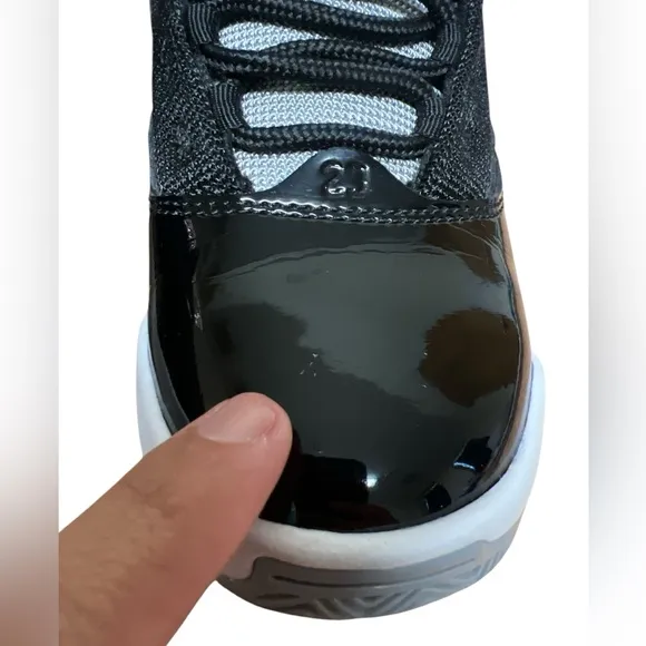 Jordan Max Youth Boy’s Aura 2 'BLACK CEMENT' Shoes Size 4Y