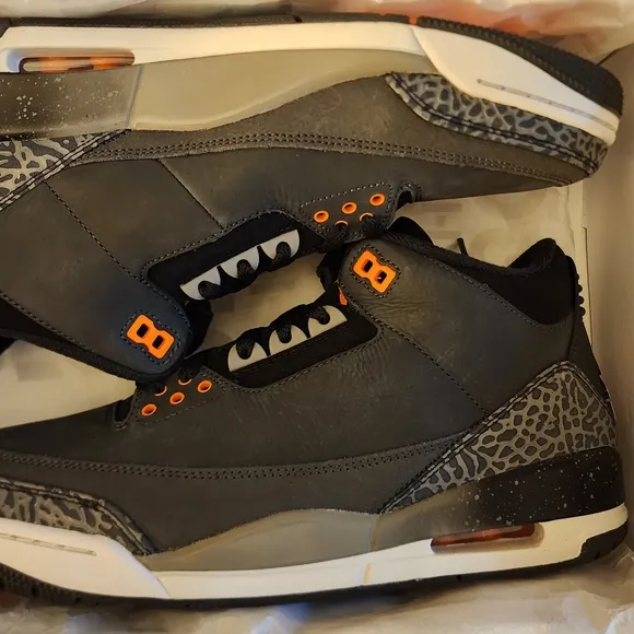 Jordan Men's Black and Orange Sneakers