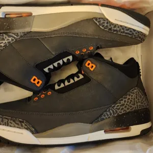 Jordan Men's Black and Orange Sneakers