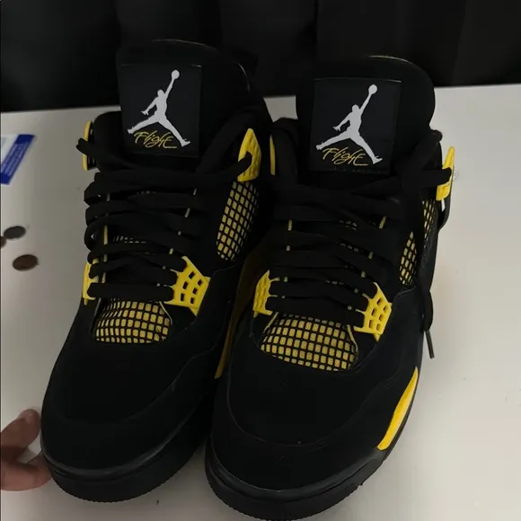 Jordan Men's Black and Yellow Sneakers