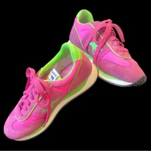 KangaROOS vintage bright pink &amp; neon green,  side pocket athletic shoes. Size 8
