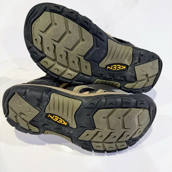 KEEN 9212-BKSG Newport H2 Waterproof Sport Outdoor Bungee Sandals KIDS US Size 5