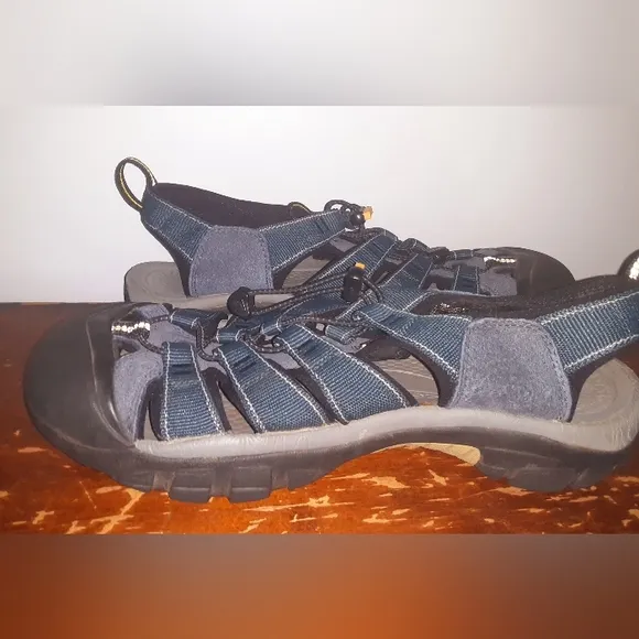 Keen Men’s Newport H2 Sandals Size 11