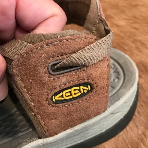 Keen Men’s Size 10 Tan Sandals Commuter Hiking Outdoor Beige Brown