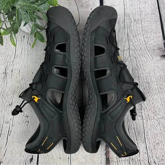 Keen Men’s SOLR Sandal Black/Gold Outdoor Closed Toe Hiking Sandals Sz 15