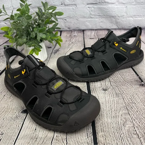 Keen Men’s SOLR Sandal Black/Gold Outdoor Closed Toe Hiking Sandals Sz 15