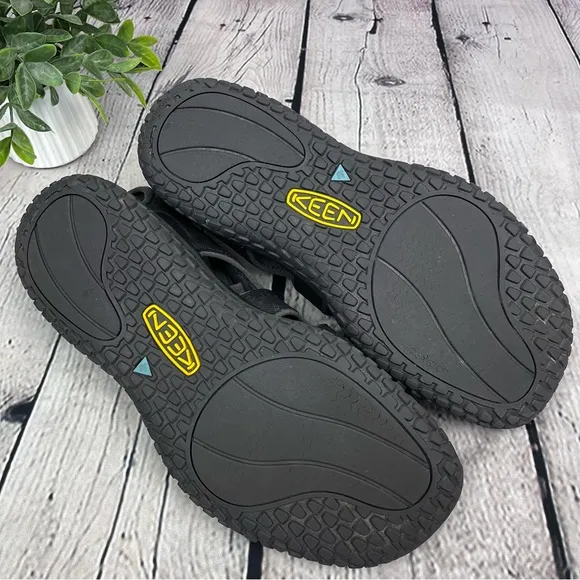 Keen Men’s SOLR Sandal Black/Gold Outdoor Closed Toe Hiking Sandals Sz 15