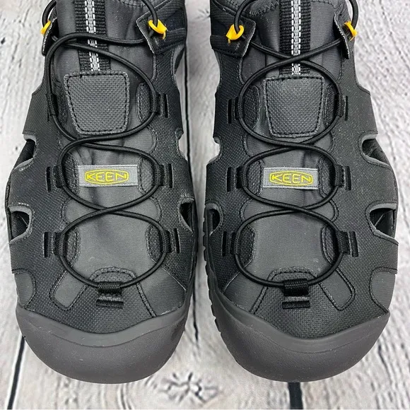 Keen Men’s SOLR Sandal Black/Gold Outdoor Closed Toe Hiking Sandals Sz 15