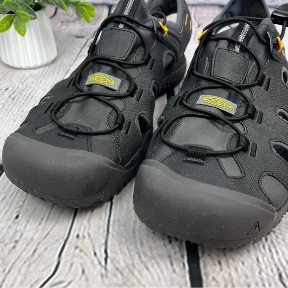 Keen Men’s SOLR Sandal Black/Gold Outdoor Closed Toe Hiking Sandals Sz 15