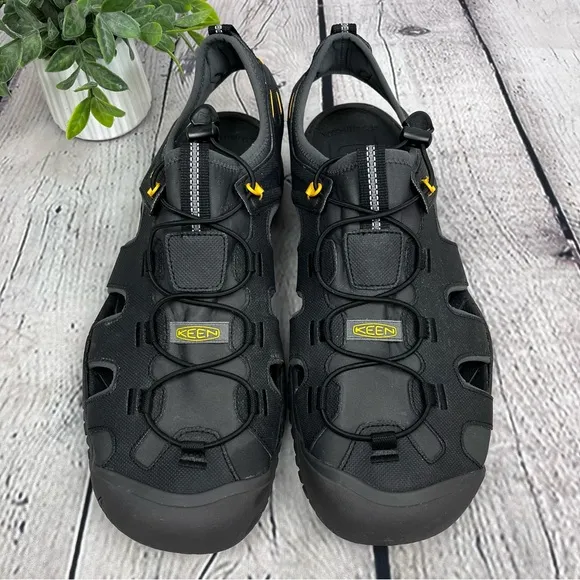 Keen Men’s SOLR Sandal Black/Gold Outdoor Closed Toe Hiking Sandals Sz 15