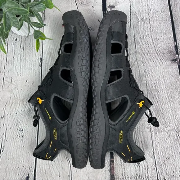Keen Men’s SOLR Sandal Black/Gold Outdoor Closed Toe Hiking Sandals Sz 15