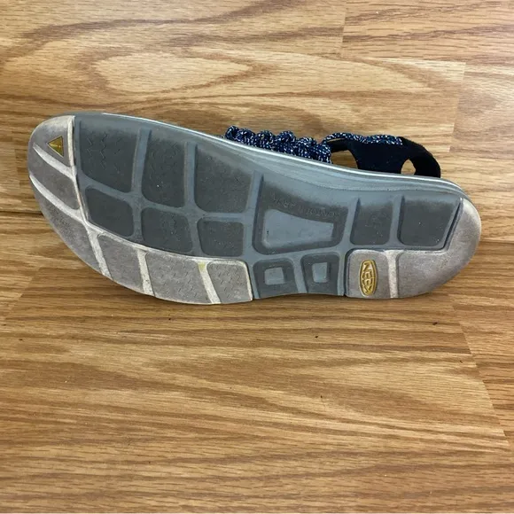 Keen Men's Uneek Water Sandal 9.5 Bungee Strap Dark Blue Outdoor Sport Sandals