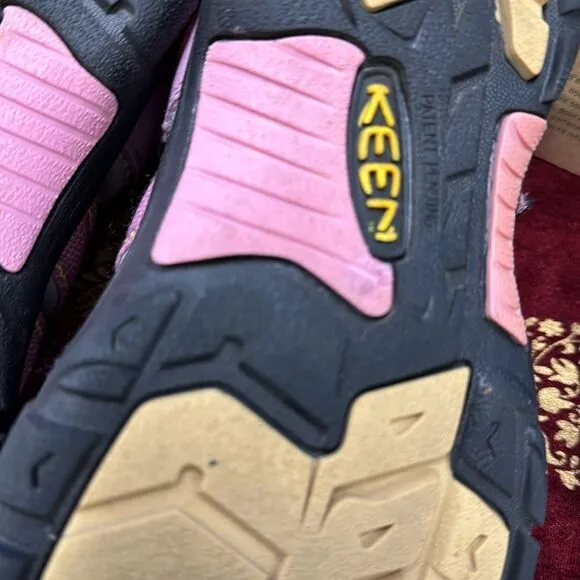 Keen pink Newport H2 outdoor sandals