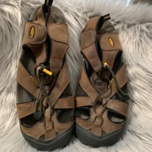 Keen Sandals Mens Newport Fisherman Brown Leather Slip On Water Hiking Outdoor