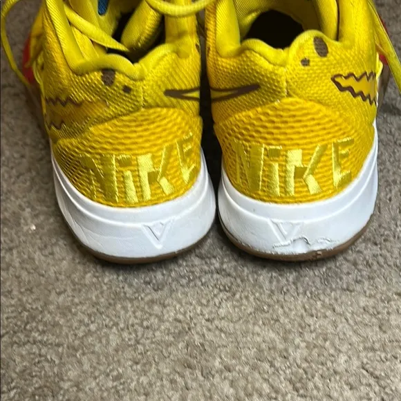 Kyrie Irving Sponge bob square pants basketball shoes size 7