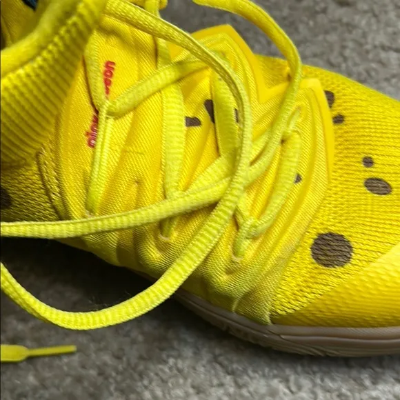Kyrie Irving Sponge bob square pants basketball shoes size 7