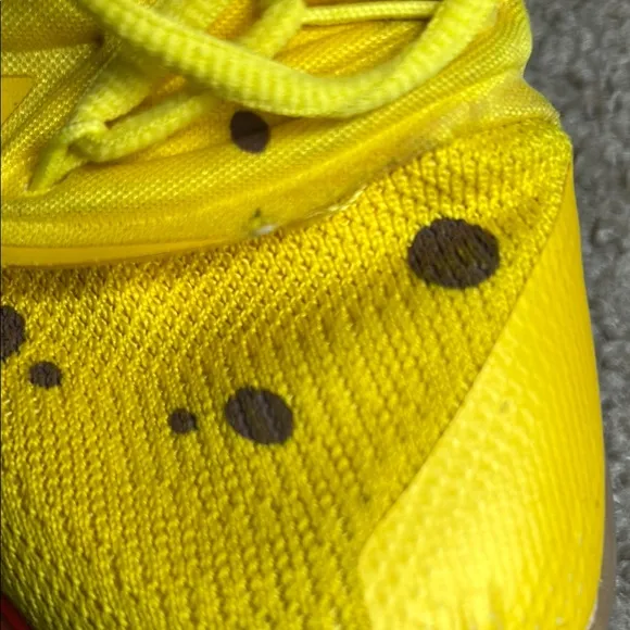 Kyrie Irving Sponge bob square pants basketball shoes size 7