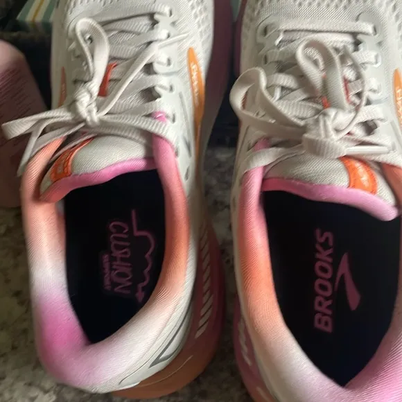 Ladies Running Shoes