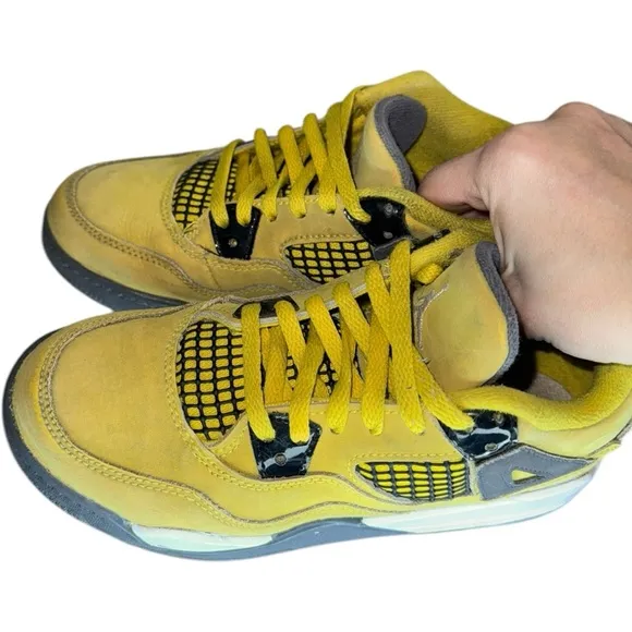 Little Boys Nike Air Jordan 4 GS Yellow/Gray “Midnight Lighting” Sneakers - 1Y