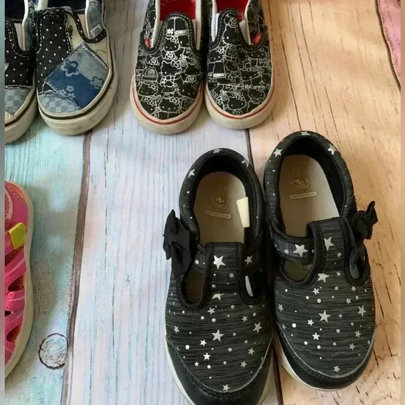 Little girls shoes size 10-11