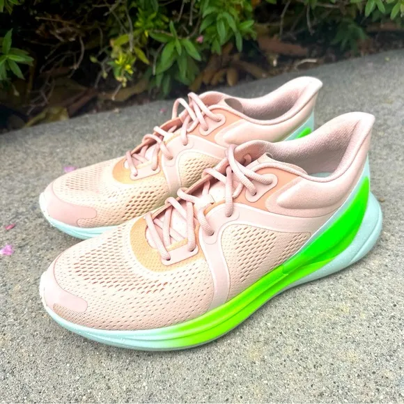 Lululemon Blissfeel Run Womens Size 8 Pink Athletic Running Walking Shoe/Sneaker