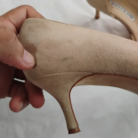 Manolo Blahnik luxury Suede Pumps 39.5