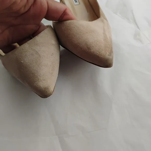 Manolo Blahnik luxury Suede Pumps 39.5