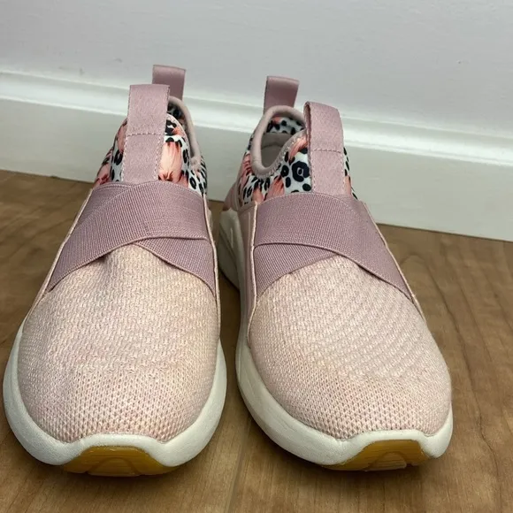 Mark Nason Women's A Linear Kenley Floral Pink Athletic Slip On Nursing Shoes