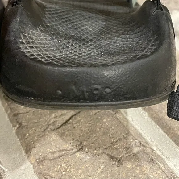 Men’s Chaco Vibram Black and Green Sandals Size 9
