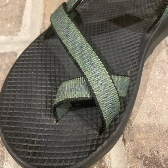 Men’s Chaco Vibram Black and Green Sandals Size 9