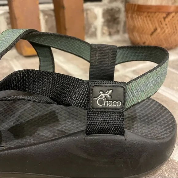 Men’s Chaco Vibram Black and Green Sandals Size 9