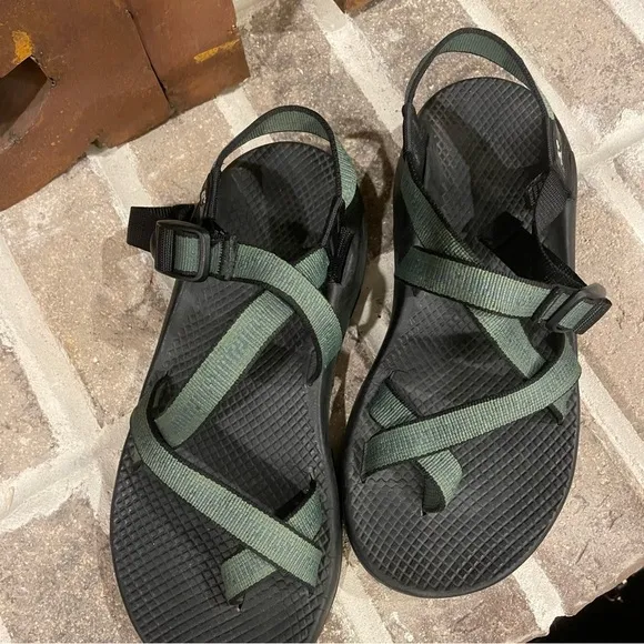 Men’s Chaco Vibram Black and Green Sandals Size 9