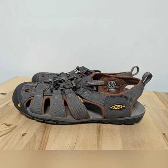 Men's Keen Clearwater CNX Gray Outdoor Water Sandals 13 Lightweight