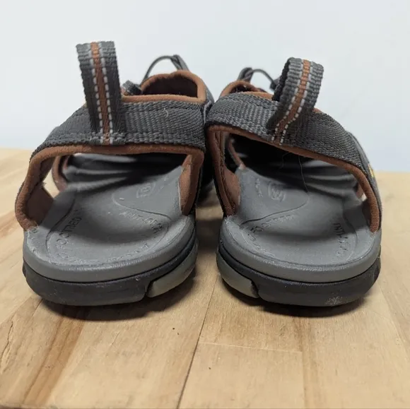 Men's Keen Clearwater CNX Gray Outdoor Water Sandals 13 Lightweight