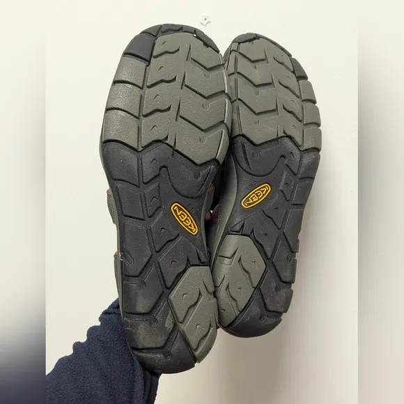Men's Keen Clearwater CNX Gray Outdoor Water Sandals 13 Lightweight