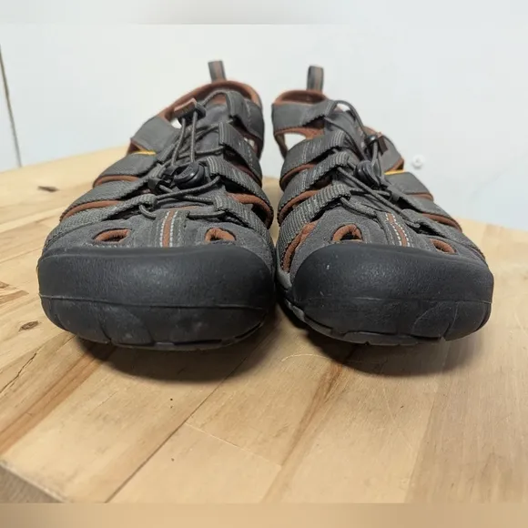 Men's Keen Clearwater CNX Gray Outdoor Water Sandals 13 Lightweight