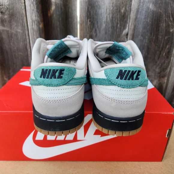MENS NIKE DUNK LOW_LT OREWOOD BRN/BICOASTAL-CREAM II-BLACK