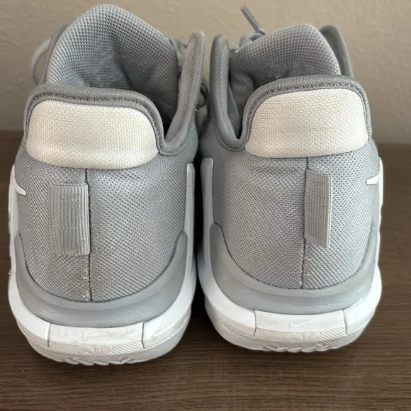 Mens Nike Lebron Witness Grey White Lace Up Basketball Shoes Size 9.5