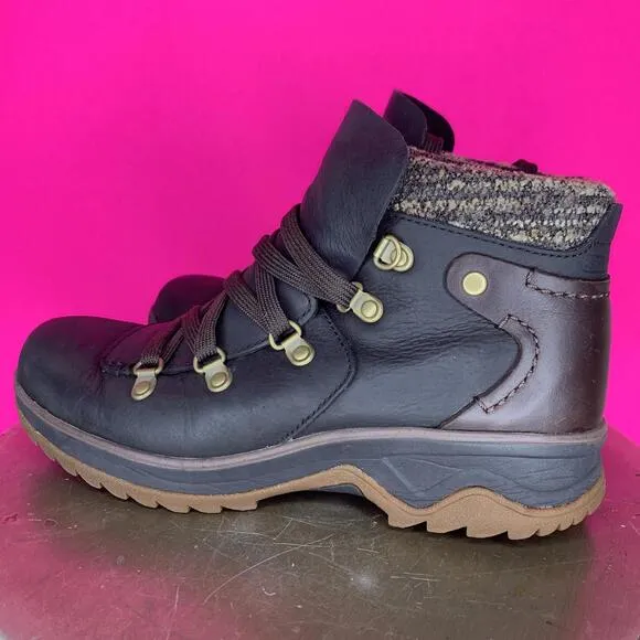 Merrell Eventyr Bluff Waterproof Black Leather Lace-Up Lug Sole Boot Sz 6