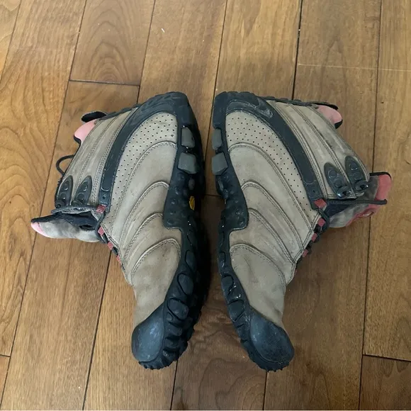 Merrell Hiking Boots Chameleon Vibram Waterproof Men's size 9
