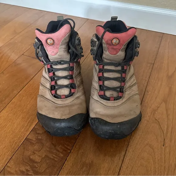 Merrell Hiking Boots Chameleon Vibram Waterproof Men's size 9